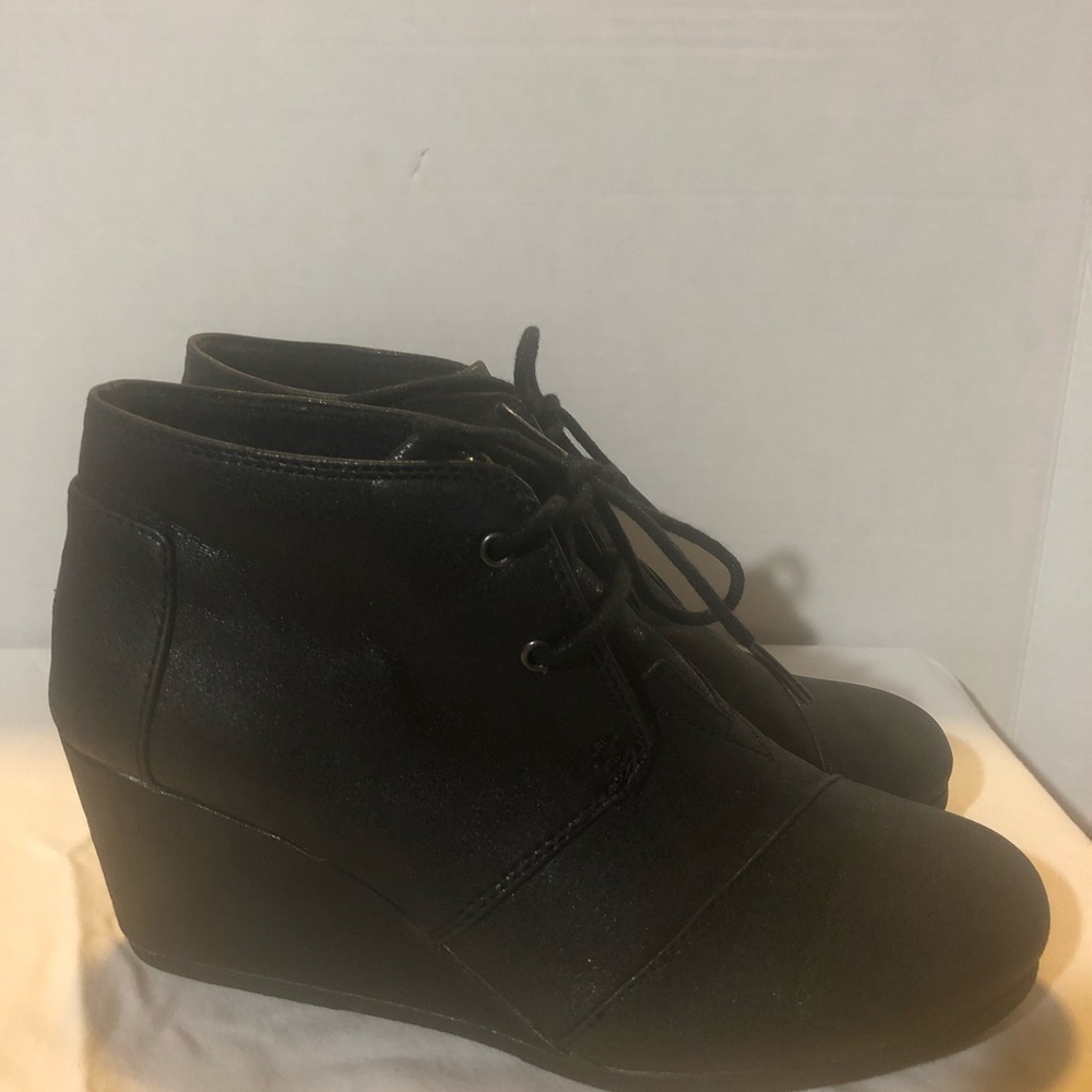 Toms boots size 8